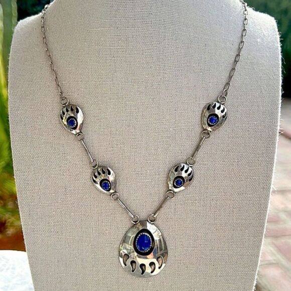 Vintage 5 Bear Paw Shadowbox with Lapis Lazuli Station Necklace 20” - Picture 14 of 14